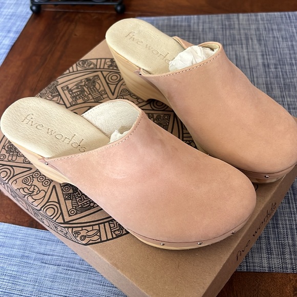 Sundance Corianne Clogs NWT in box. Perfect condition never worn. - Picture 4 of 5